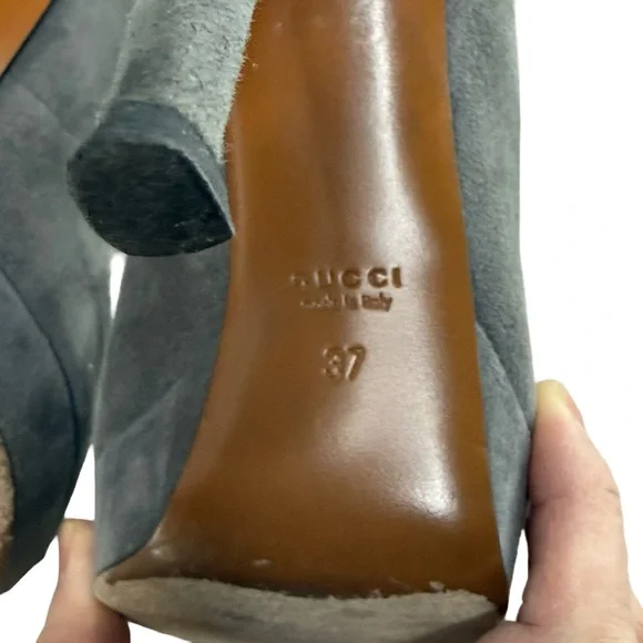 Gucci Betty T Strap Peep Toe Grey Suede Pumps 37 - Picture 11 of 16